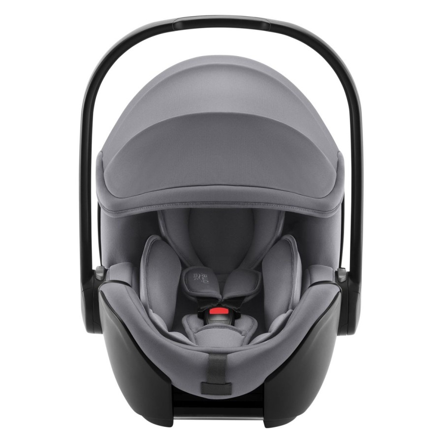 Baby-Safe je najlažji v ponudbi avtosedežev Britax Römer in nudi ergonomsko nastavitev ležečega položaja.