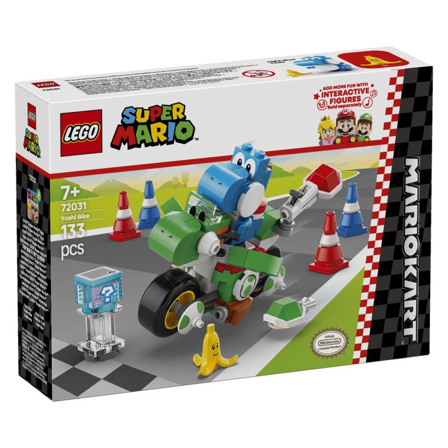 Lego® Super Mario™ Mario Kart™ – Yoshi BikePripravi se na akcijo Mario Kart™ s svetlomodrim Yoshijem! Vozi se s kolesom Yoshi in driftaj med prometnimi stožci ... ali iz motorja vanje izstreljuj školjke. Ampak pazi na spolzko banano! Namesti LEGO® Mario™